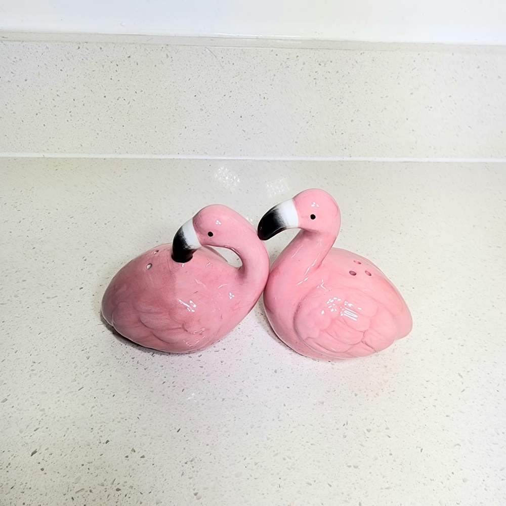Pink Flamingo Salt and Pepper Shakers. New No Tags